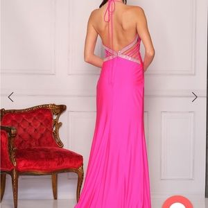 Beautiful pink dress with silver accents, new with tag, very stretchy